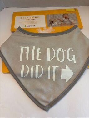 💕5/25💕Pearhead Gray 'The Dog Did It' Baby Bandana Bib